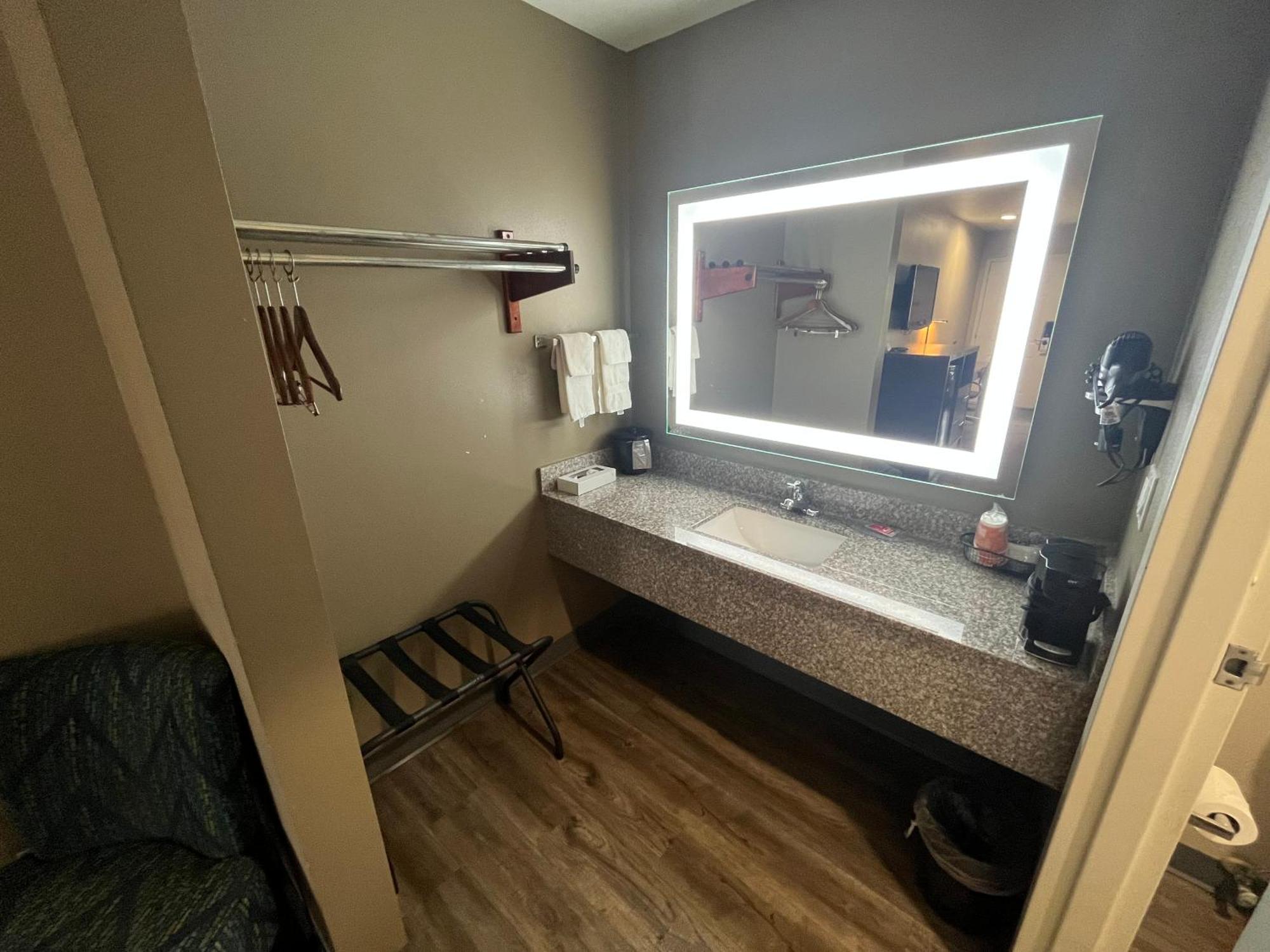 Econo Lodge Inn & Suites Murfreesboro Ngoại thất bức ảnh
