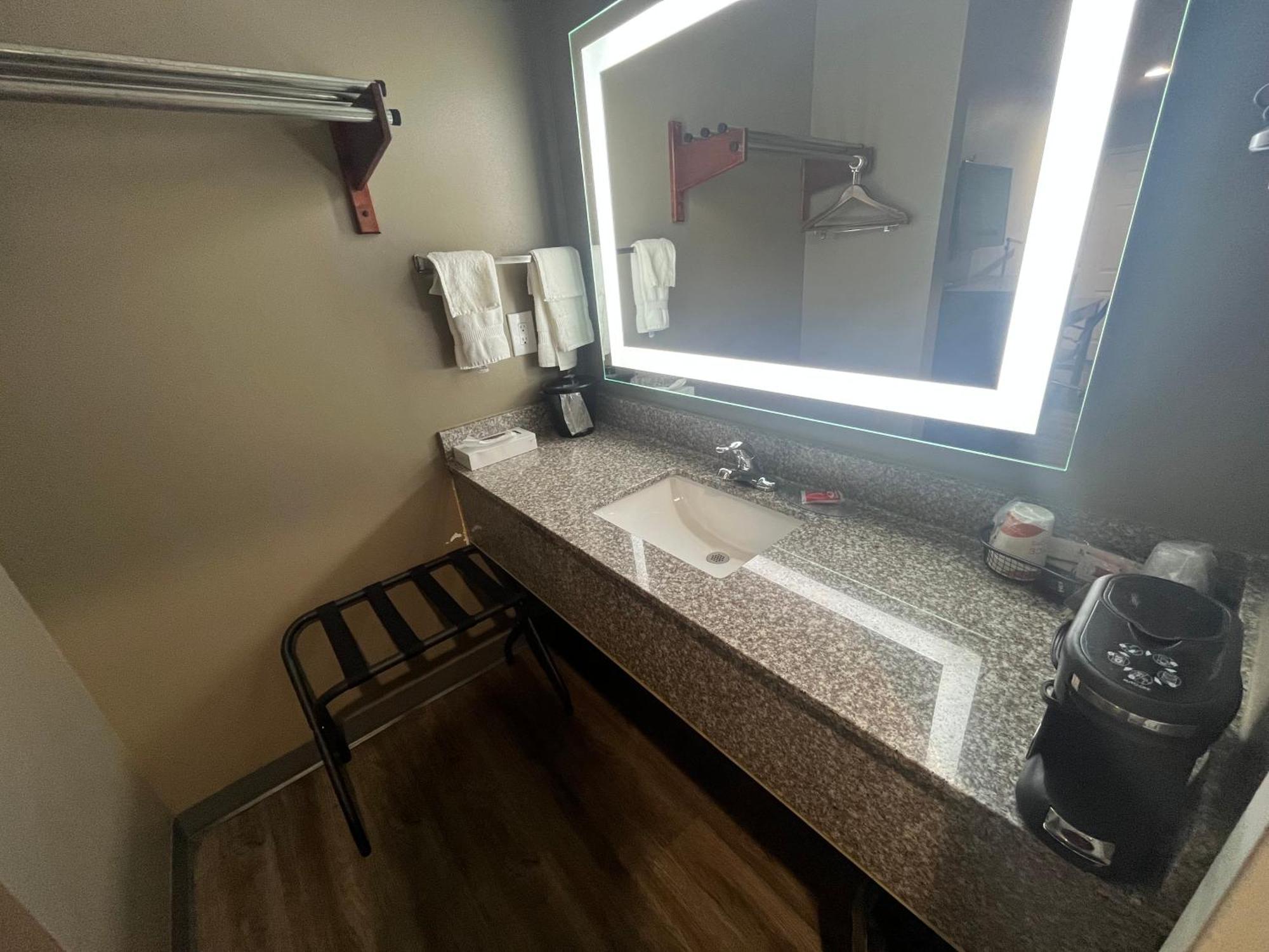 Econo Lodge Inn & Suites Murfreesboro Ngoại thất bức ảnh
